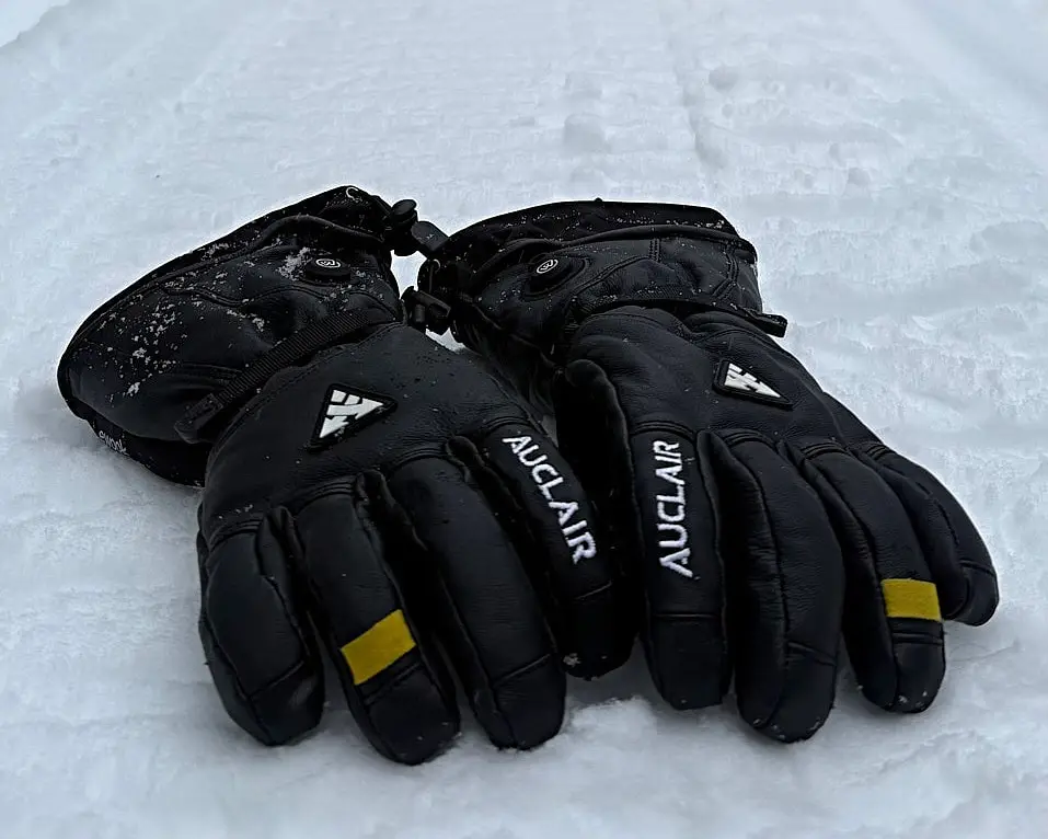ewool x Auclair Heated Gloves: An Innovative Quebec Partnership for a Warm Winter