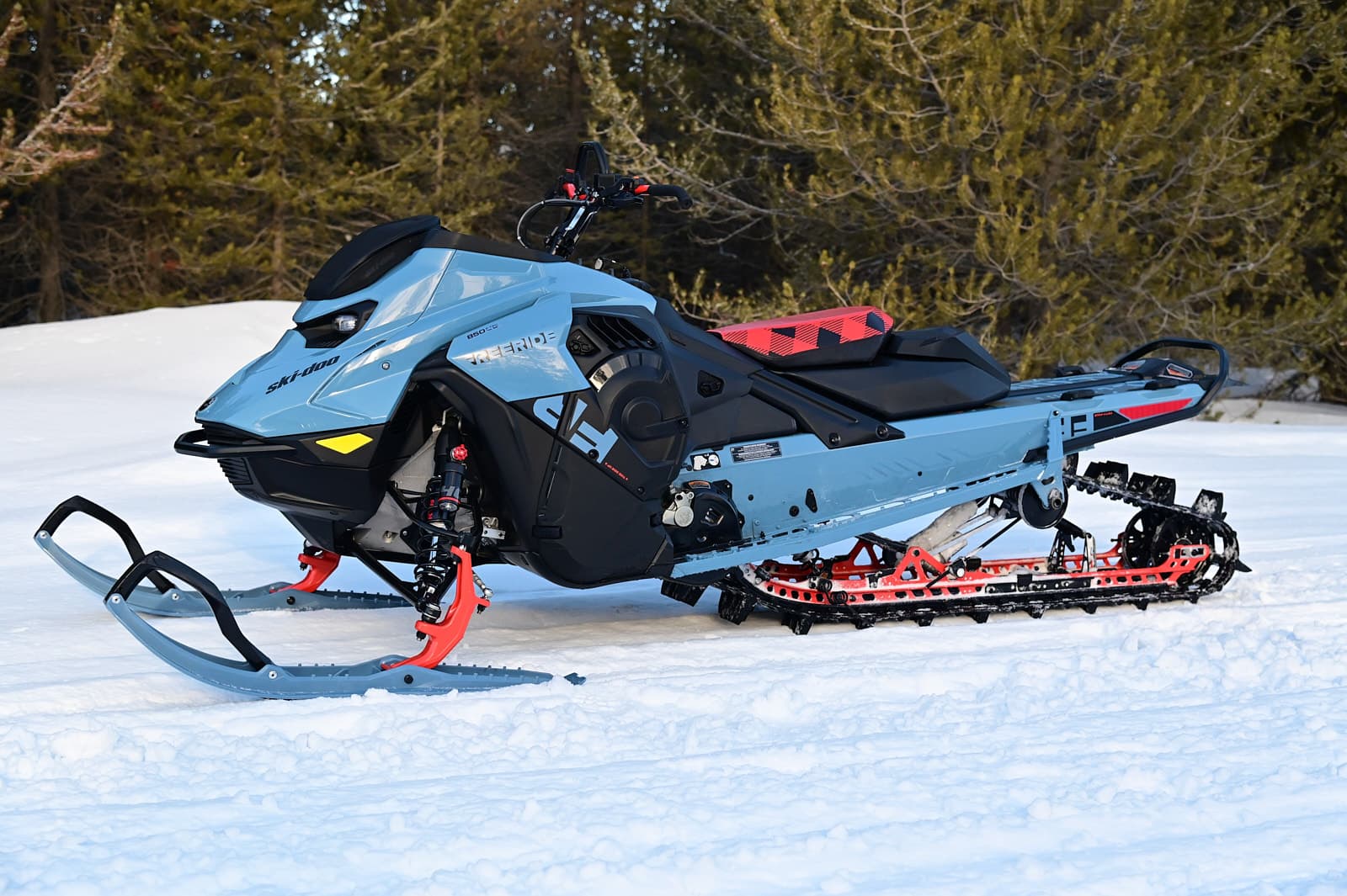 2026 Ski-Doo Freeride 154: Pre-Ride Analysis of the 850 E-TEC Mountain Snowmobile