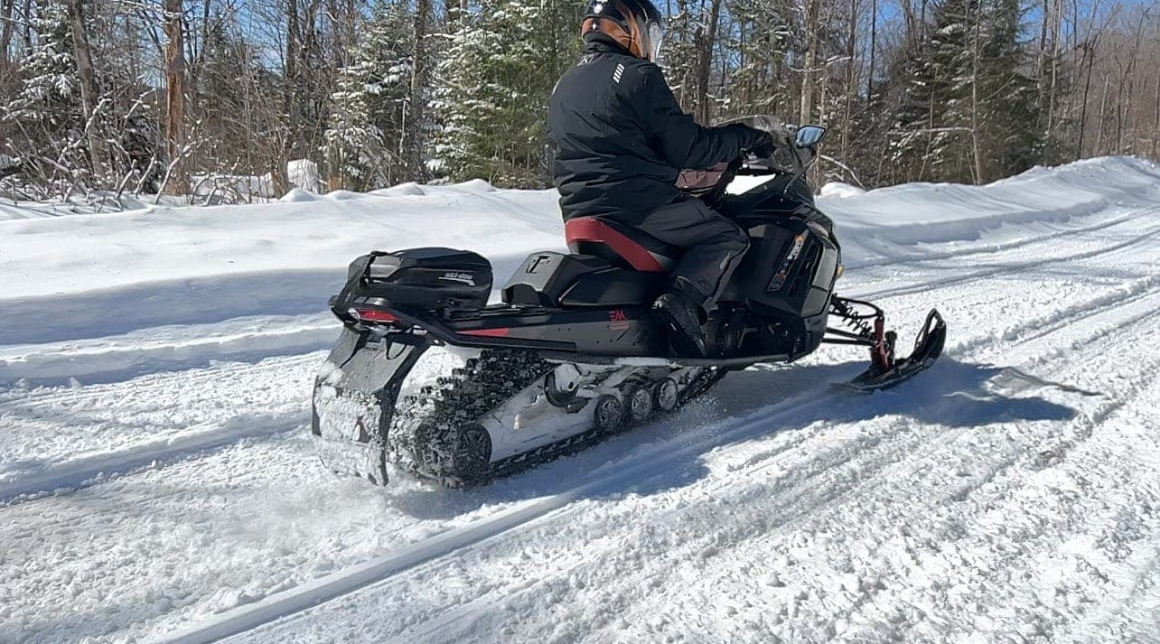 Renegade Adrenaline Enduro 900 ACE Turbo R 2025: A Trail Snowmobile Built for Performance and Comfort